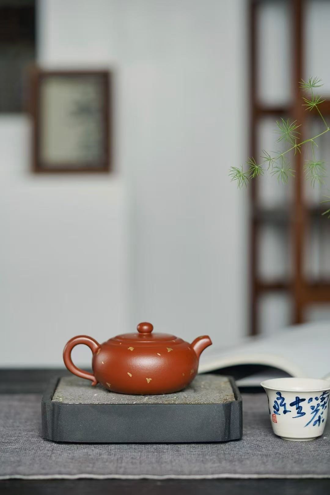 Premium Handcrafted Zisha Teapot – Vermilion Clay with Gold Leaf Accent (160ml)