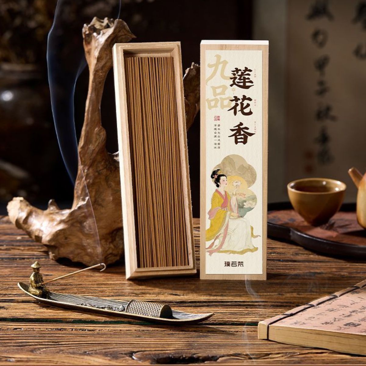 Jiupin Lotus | Natural Lotus, Agarwood & Sandalwood Incense Sticks | Ancient Recipe | 40g + Free Incense Holder