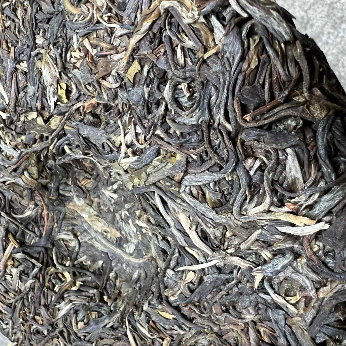 2022 Bingdao Nuowu Ancient Tree Raw Pu-erh Tea - 200g Cake | Premium Spring Harvest Sheng Puerh