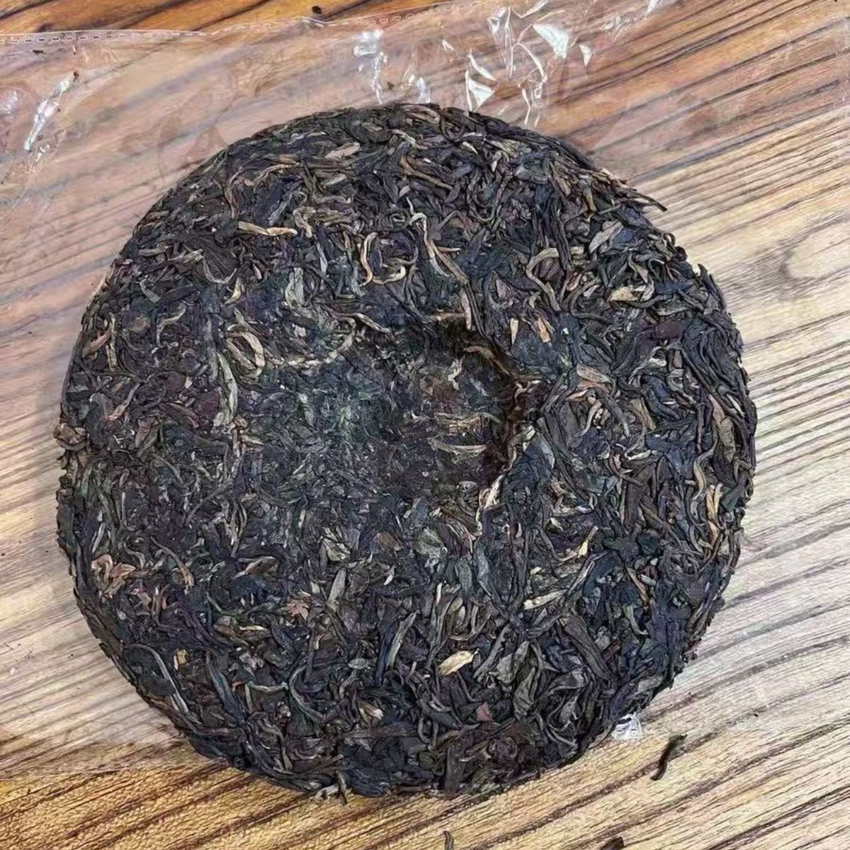 Zhongcha Yewu Premium Raw Pu'er Tea (Green Big Tree) 2006 First Batch 601, 357g - Dry Storage 18 Years, Sweet Yewu Flavor