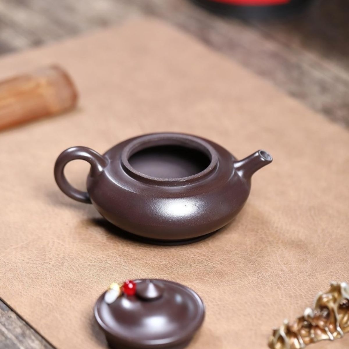 Semi Handmaded "Chilongxue" Clay "Hehuan" Teapot 190ml