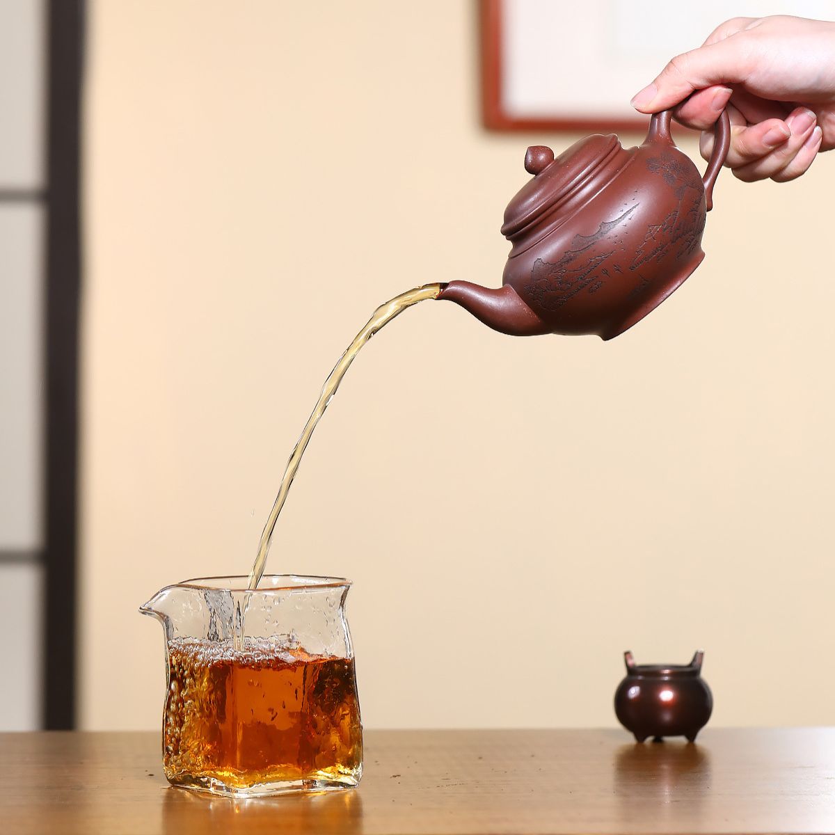 Shanshui Xiaoying Yixing Teapot — Handcrafted Dicaoqing Purple Clay, 340ml
