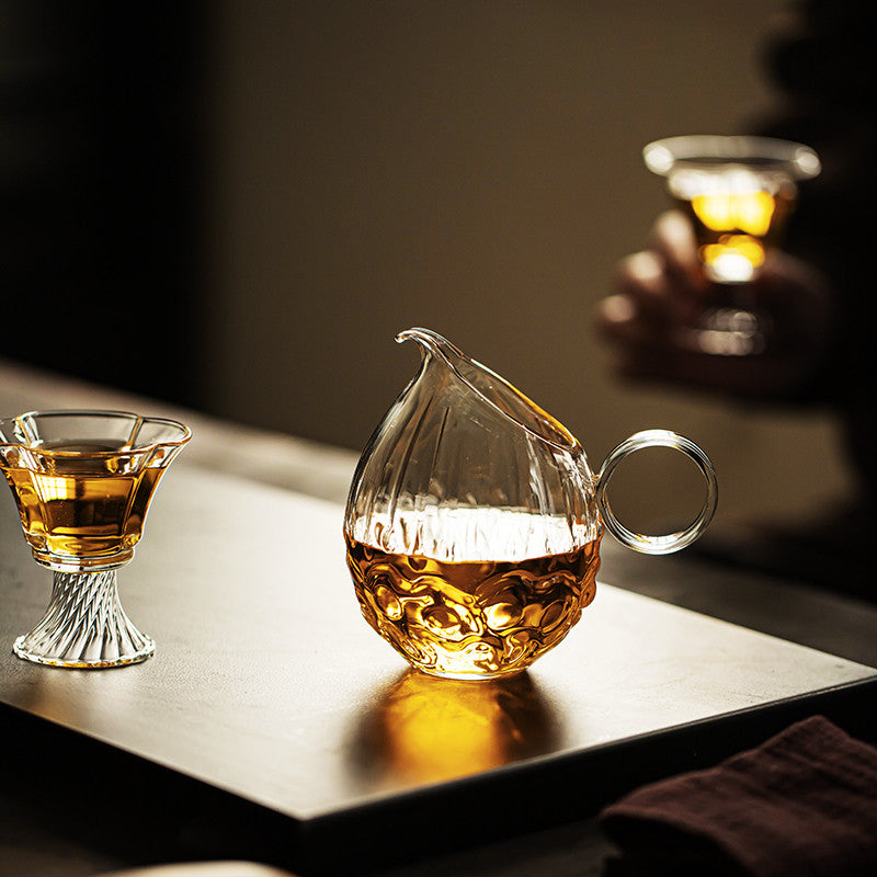 Dewdrop Glass Gongdao Cup 180ml – Sculptural Tea Pitcher for Gongfu Tea Ceremony