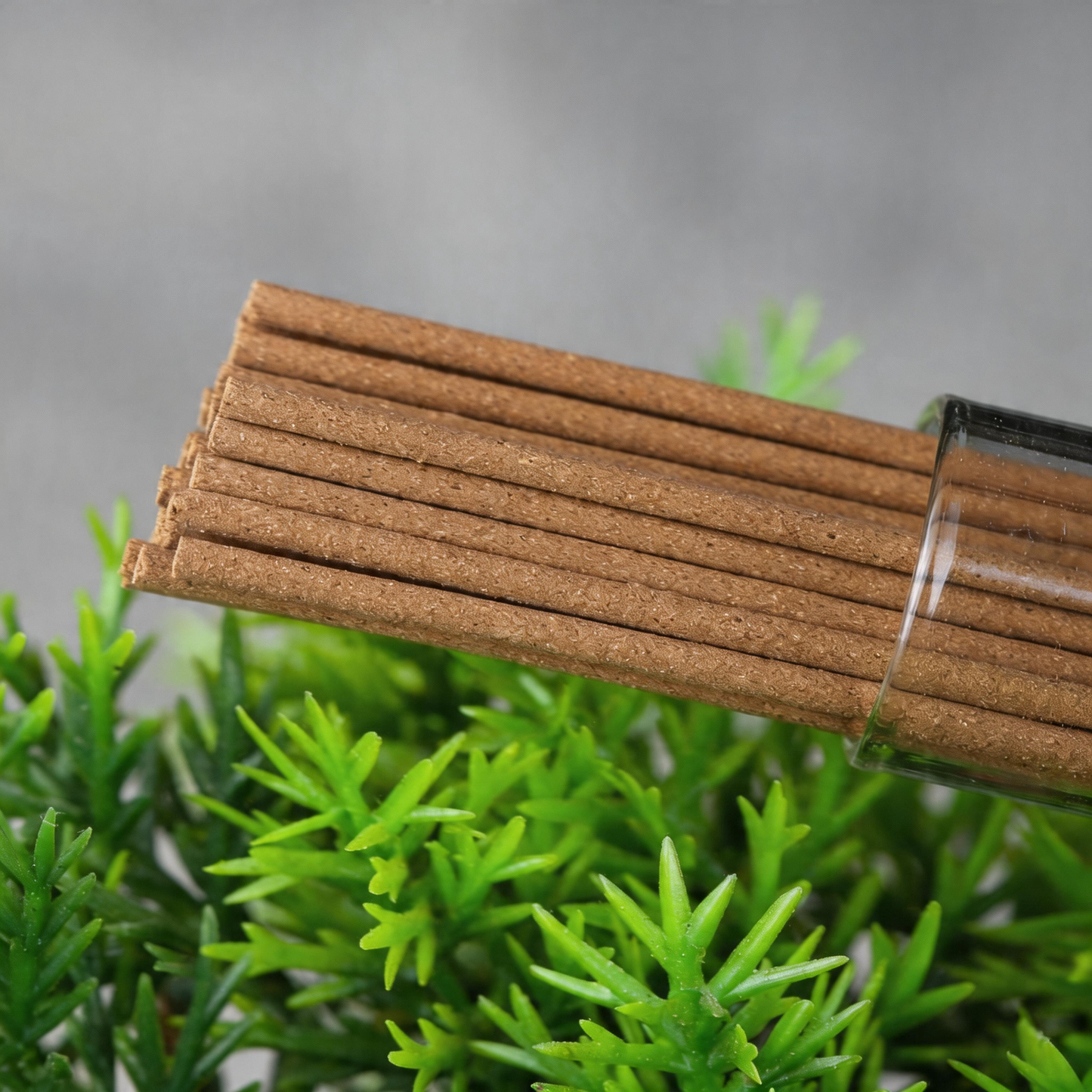 10A Grade E Li Zhang Zhong Xiang Handcrafted Incense – Pear, Agarwood & Sandalwood | 1 Tube 5g ~30 Sticks