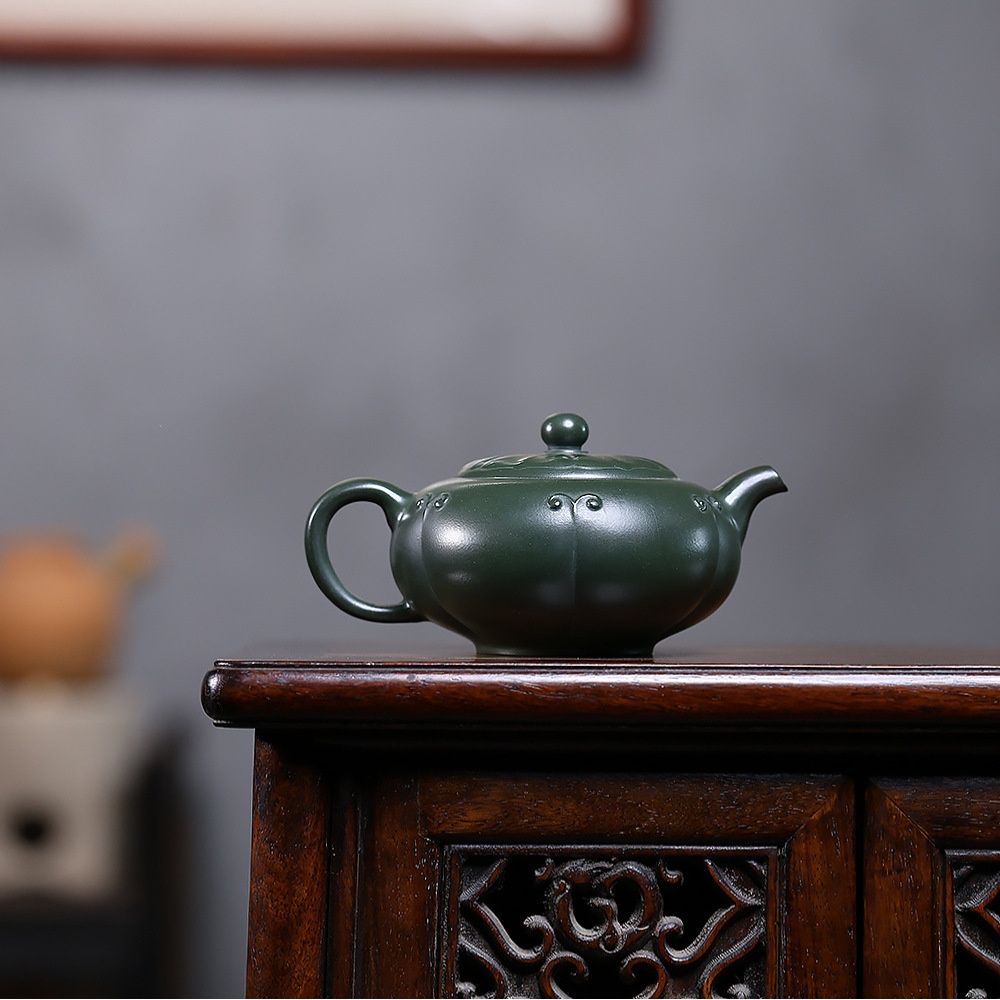 Ling Hua Ru Yi Yixing Teapot | Raw Lu Ni Green Zisha Clay | Handcrafted 250ml