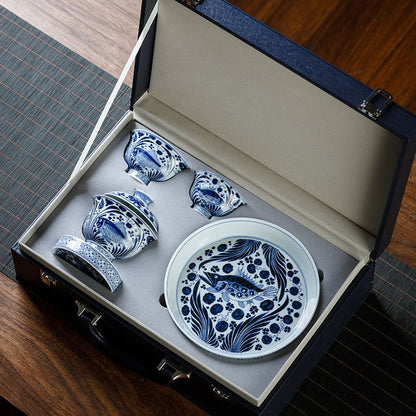Jingdezhen Blue & White Porcelain Gaiwan Tea Set – Hand-Painted Fish & Algae Design (5-Piece Gift Box)