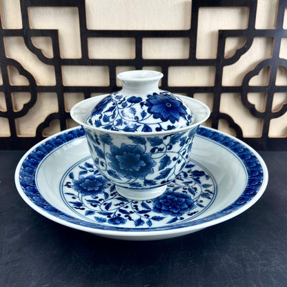 Jingdezhen Blue & White Lotus Scroll Gaiwan Tea Set – High-White Clay, Underglaze (4-Piece)