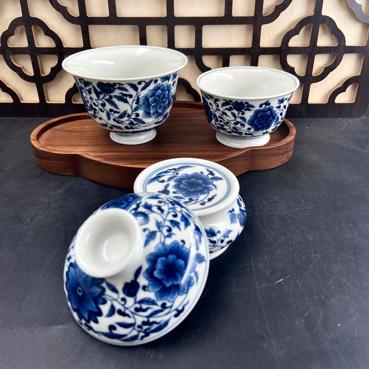 Jingdezhen Blue & White Lotus Scroll Gaiwan Tea Set – High-White Clay, Underglaze (4-Piece)