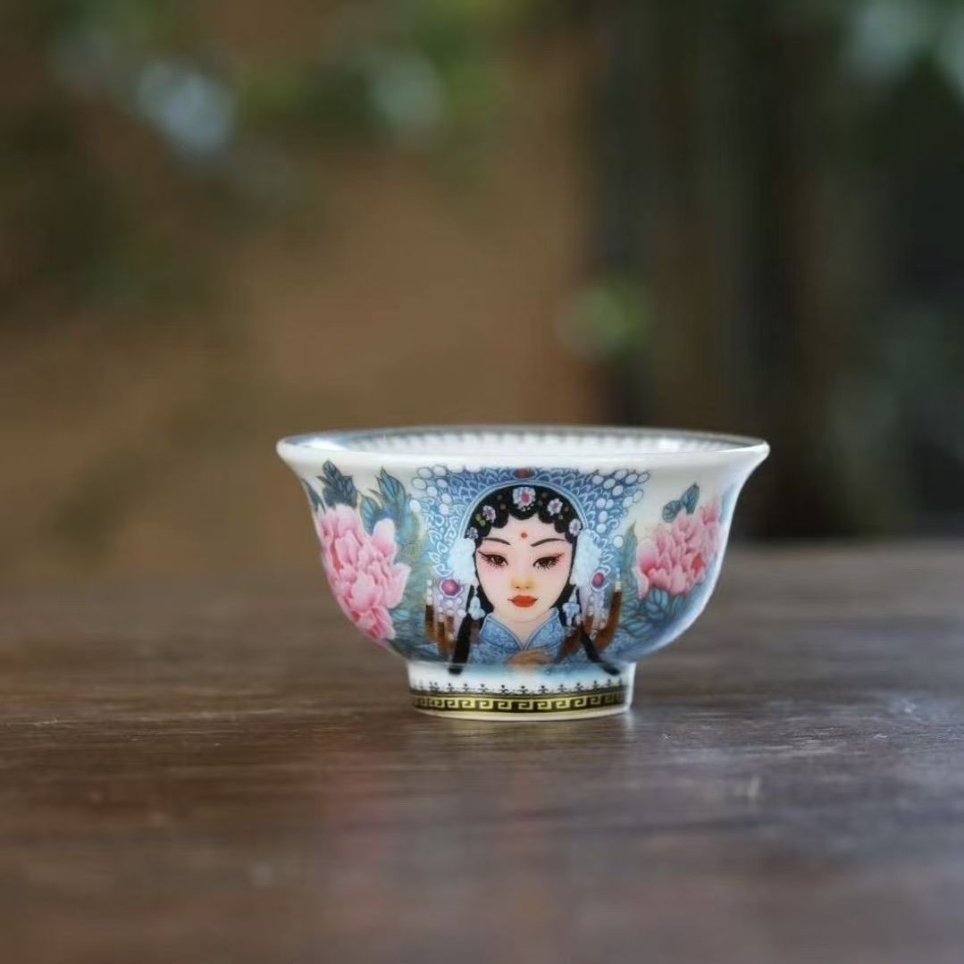 Jingdezhen Guochao Peony & Opera Figure Gaiwan Tea Set – Gold-Trimmed Overglaze (5-Piece)