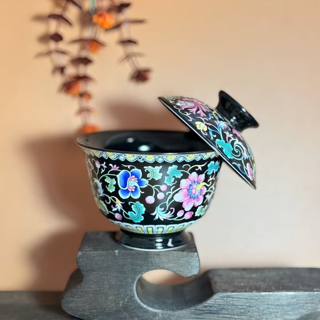 Jingdezhen Enamel Gaiwan Tea Set – Black Glaze & Lotus Scroll Design (5-Piece Gift Box)