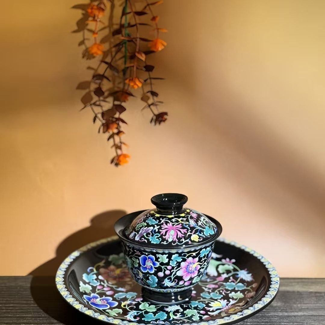 Jingdezhen Enamel Gaiwan Tea Set – Black Glaze & Lotus Scroll Design (5-Piece Gift Box)