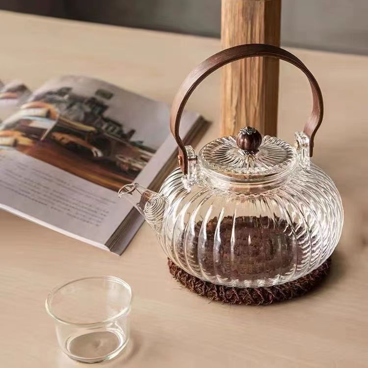 900ml Pumpkin-Shaped Glass Teapot with Lifting Handle – Stovetop Safe Borosilicate Tea Kettle for Loose Leaf & Blooming Tea