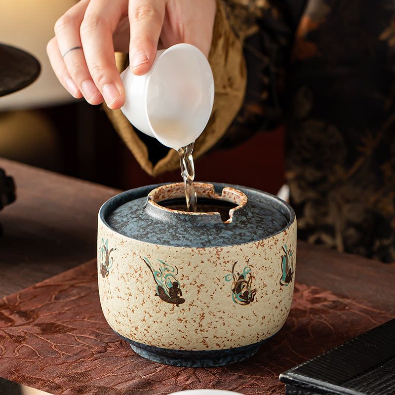 Dunhuang Flying Apsaras Lidded Ceramic Ashtray | Blue & White Flint-Red Jianshui Pottery | 500 ml