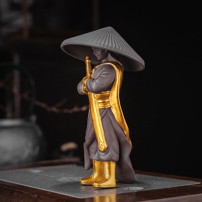 Jianghu Wandering Hero Zisha Tea Pet with Hat Tea Strainer