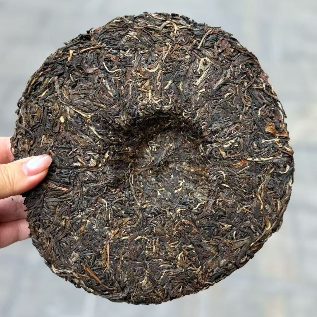 Lao Banzhang Ancient Tree Raw Pu-erh Tea Cake 2023 - 500g Menghai