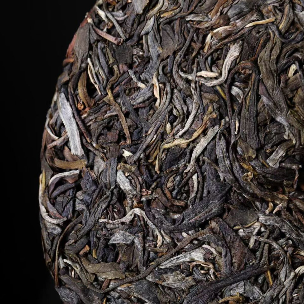 Ba Nuo Ancient Tree Raw Pu-erh Tea Cake 2022 - 357g Lincang Mengku