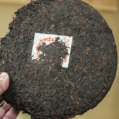 1990s Aged Hong Kong Stored Pu-erh Ripe Tea Cake – Deep Camphor Aroma, Smooth & Rich Finish (357g)