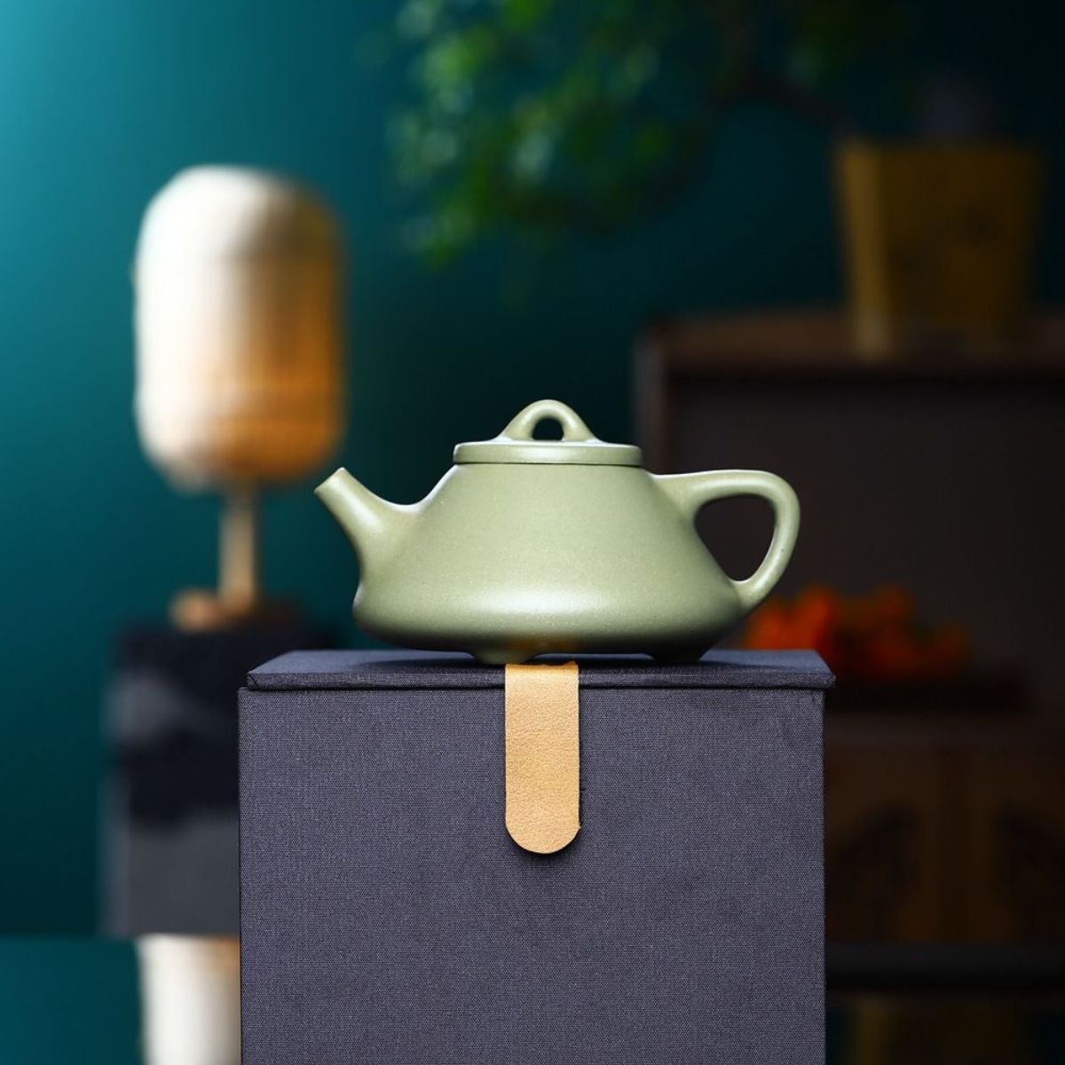 Handmade Yixing Purple Clay Teapot 200ml - Aged Dou Qing Sand Ziye Shipiao by Chen Wenbo