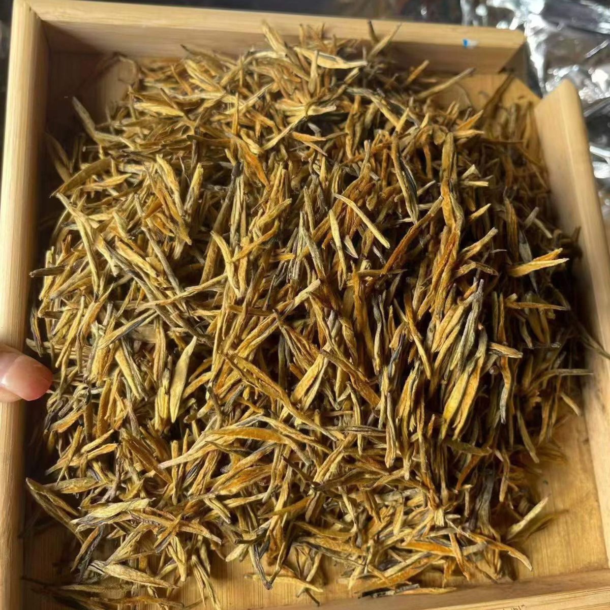 2026 First Flush Dian Hong Golden Needle Black Tea – Fengqing Old Cultivar