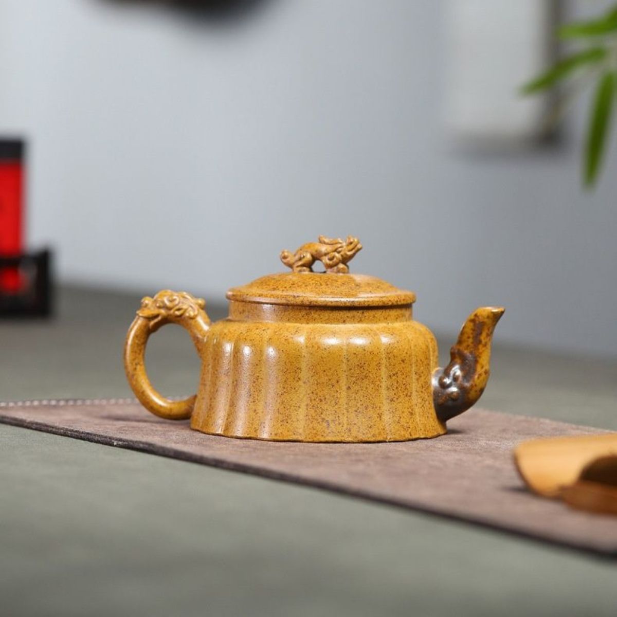 Long Rui Yixing Teapot | Raw Longgu Jinsha High-Fire Zisha Clay | Dragon-Inspired 300ml