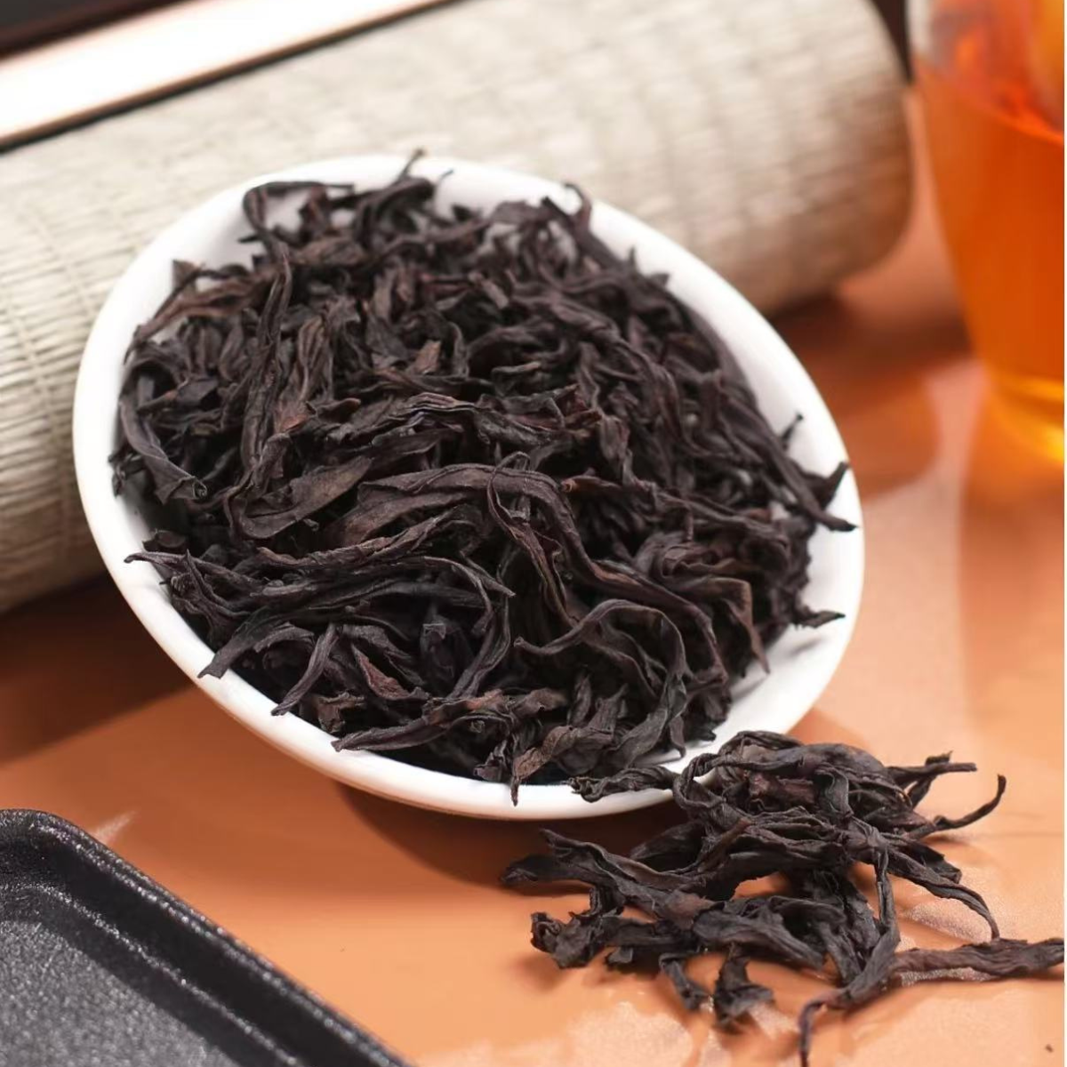 Wuyi Da Hong Pao Rock Oolong Tea – Premium Gift Box (8g × 12 Sachets)