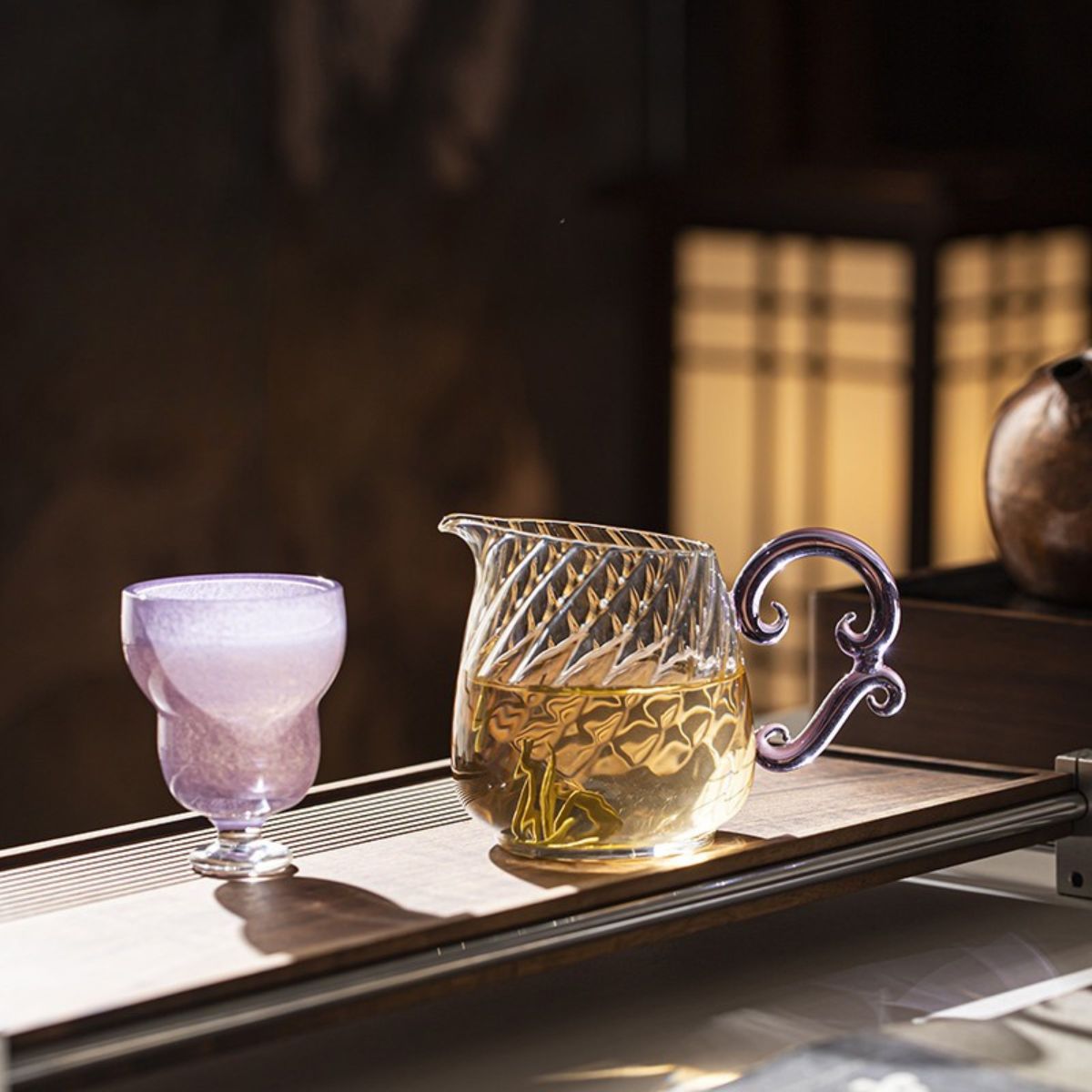 Tingxian Glass Gongdao Cup 200ml – Traditional Chinese Pattern Fairness Pitcher | Purple or Pink Handle