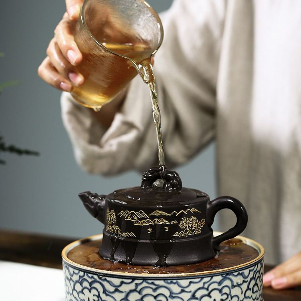 Handmade Yixing Purple Clay Teapot 225ml - Original Black Gold Clay Dragon Court Zisha Gongfu Tea Pot