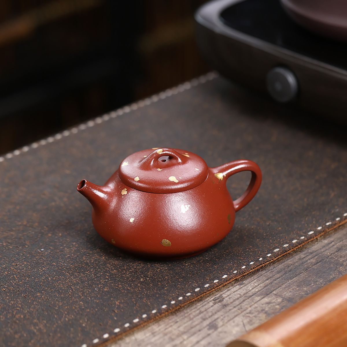 Gold-Speckled Shi Piao Zisha Teapot – Da Hong Pao Clay, 200 ml