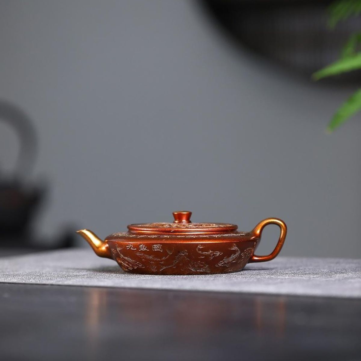 Golden Scale Flat Boat Yixing Teapot - Shell-Fired Stone Yellow Clay 190ml