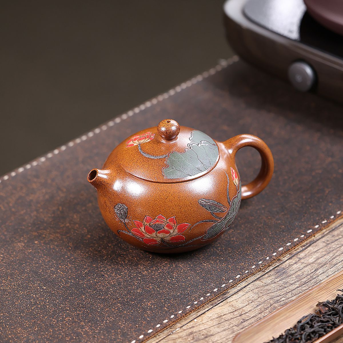 Hexiang Xishi Yixing Teapot & Master Cup Set — Fire-Glazed Golden Duanni, 450ml | Gift Set