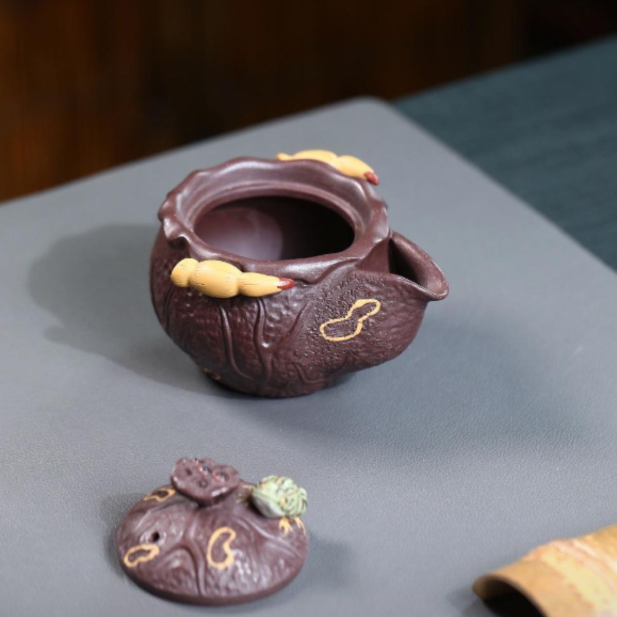Yixing Purple Clay Teapot "Lotus Pond Moonlight" 150ml - Handmade Zisha Gongfu Tea Pot