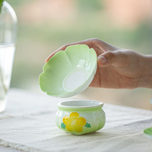 Hand-Painted Winter Jasmine Ceramic Tea Strainer Set | Gongfu Tea Accessory