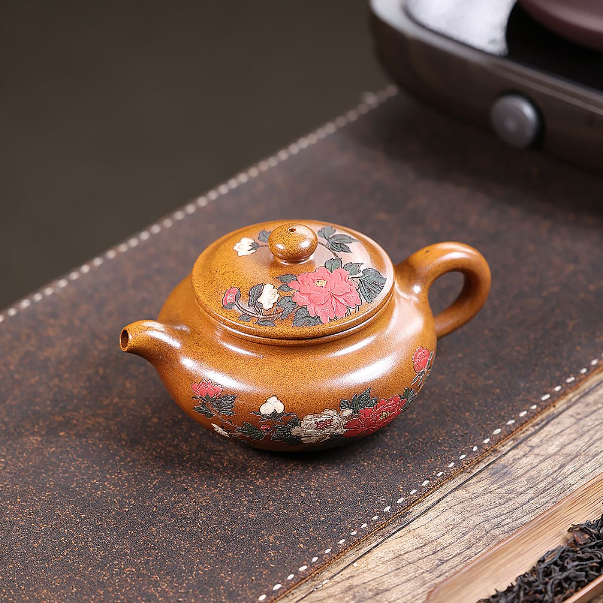 Mudan Fanggu Yixing Teapot — Fire-Glazed Golden Duanni, 450ml | Gift Set