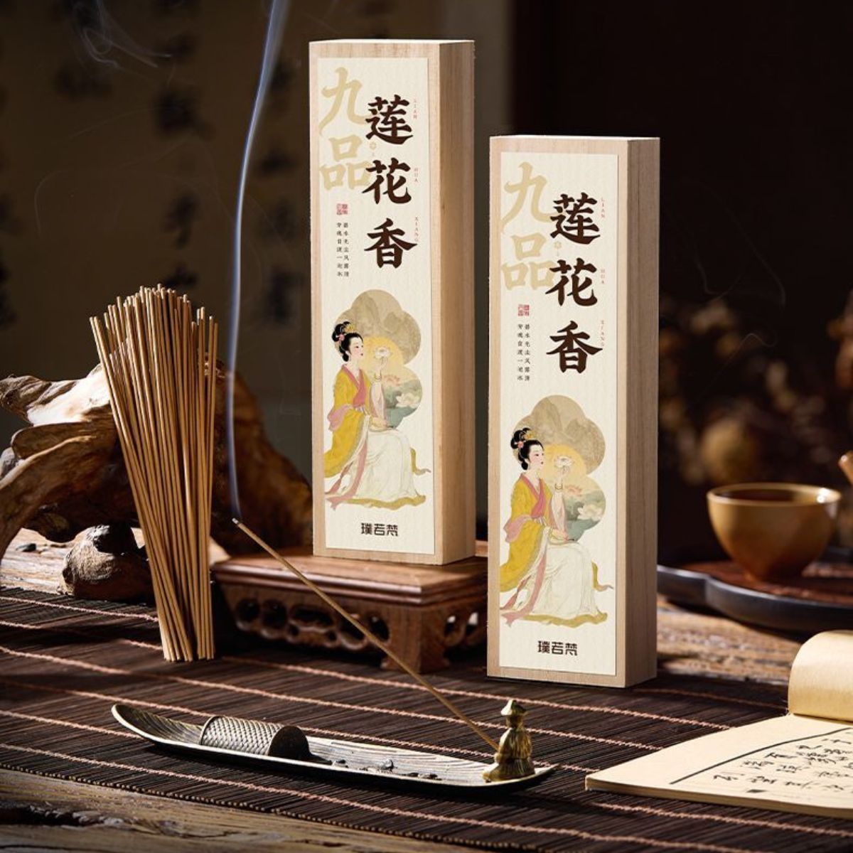 Jiupin Lotus | Natural Lotus, Agarwood & Sandalwood Incense Sticks | Ancient Recipe | 40g + Free Incense Holder