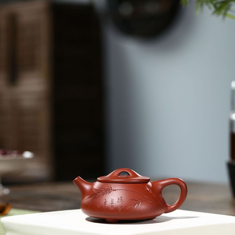 Handmade "Bamboo Shadow" Yixing Purple Clay Teapot 180cc with Certificate & Gift Box