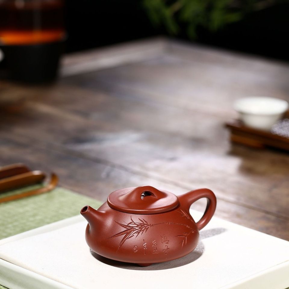 Handmade "Bamboo Shadow" Yixing Purple Clay Teapot 180cc with Certificate & Gift Box