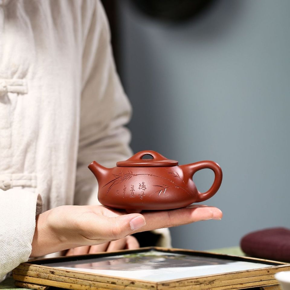Handmade "Bamboo Shadow" Yixing Purple Clay Teapot 180cc with Certificate & Gift Box
