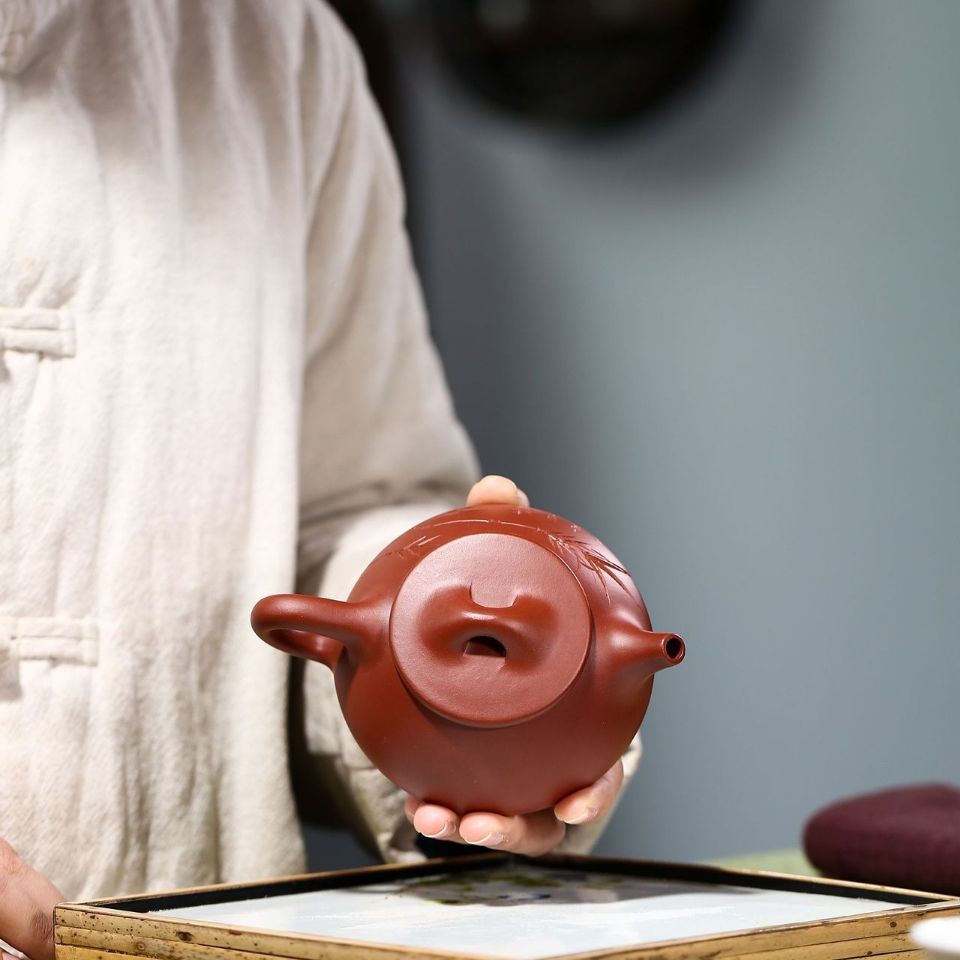 Handmade "Bamboo Shadow" Yixing Purple Clay Teapot 180cc with Certificate & Gift Box