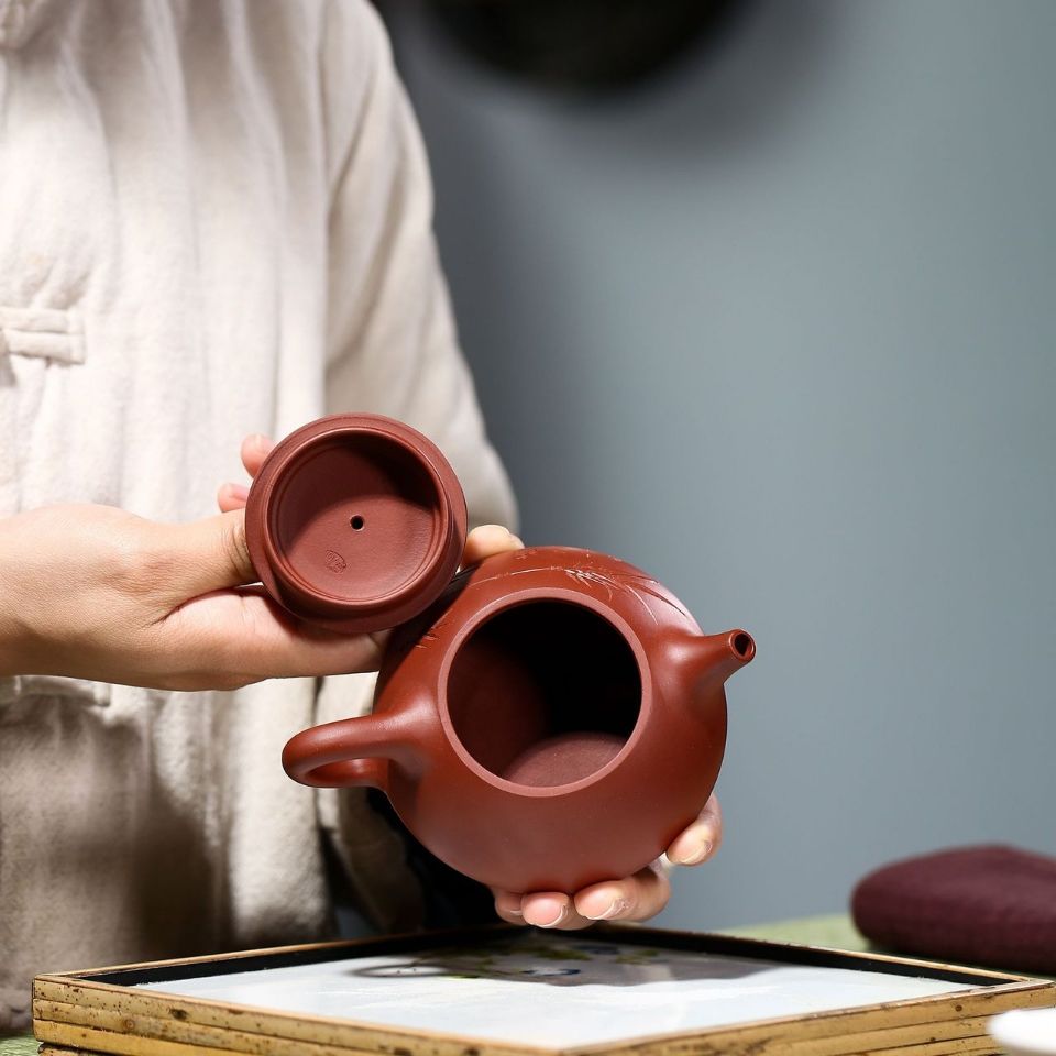 Handmade "Bamboo Shadow" Yixing Purple Clay Teapot 180cc with Certificate & Gift Box