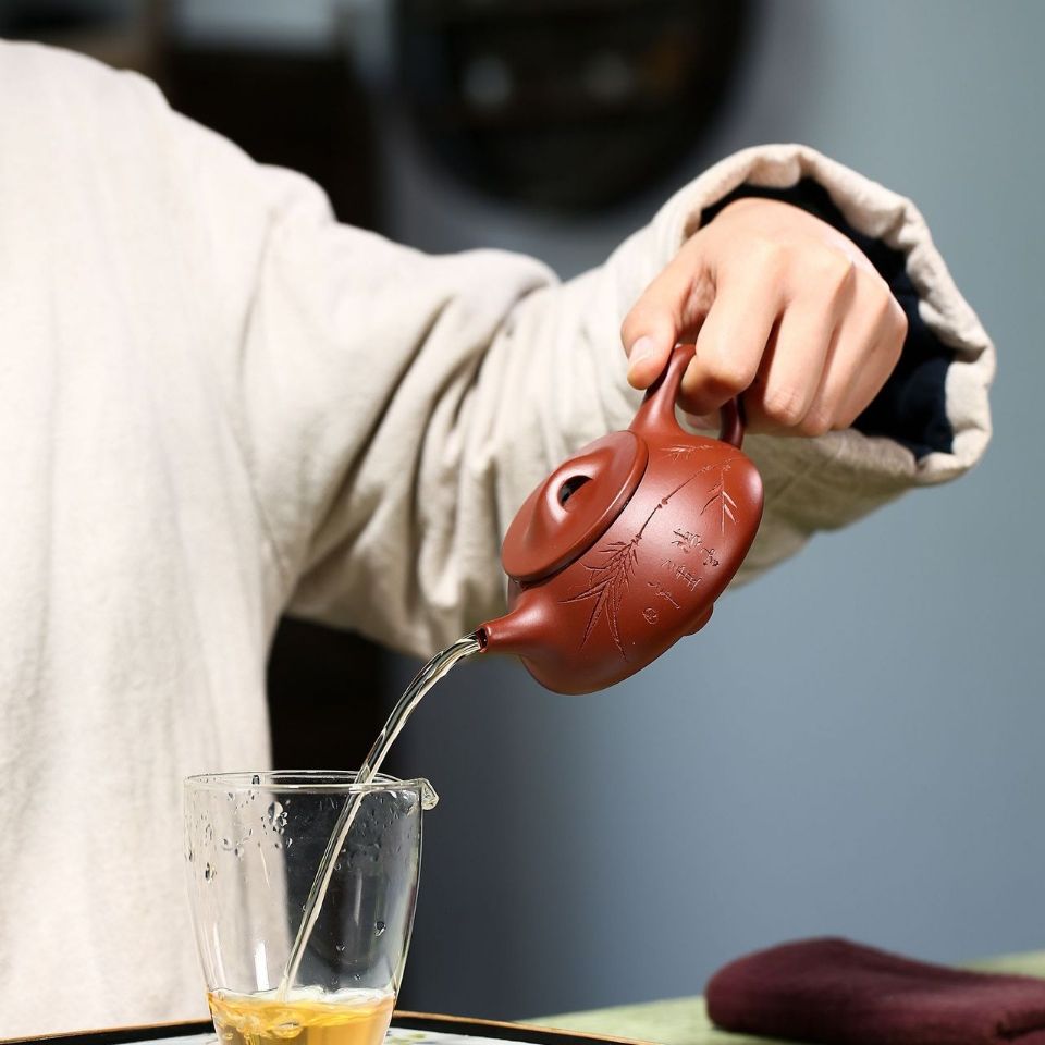 Handmade "Bamboo Shadow" Yixing Purple Clay Teapot 180cc with Certificate & Gift Box