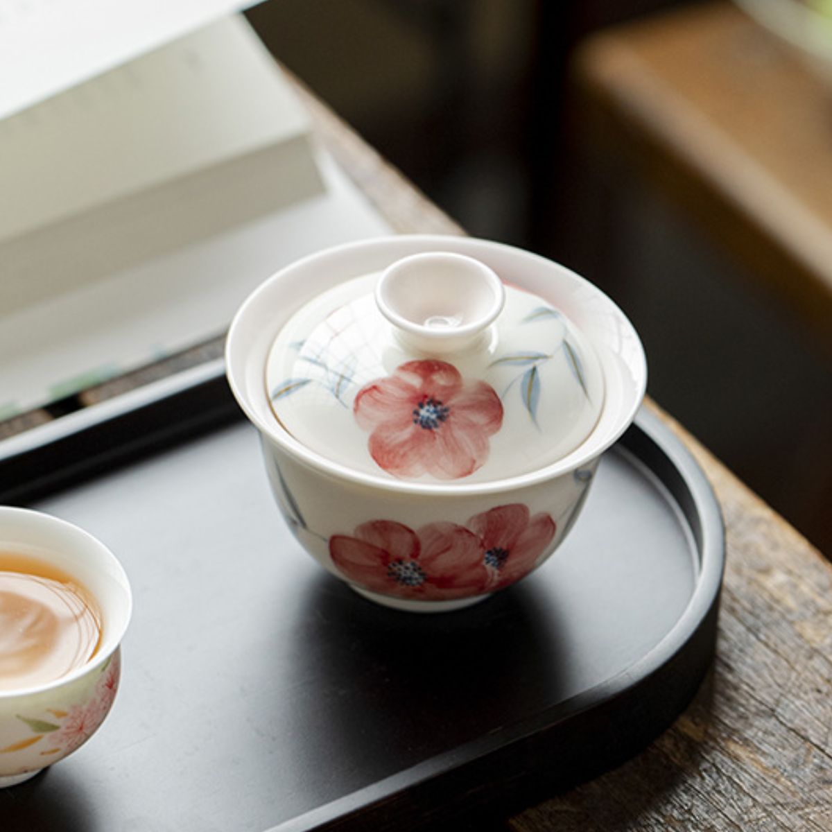 Peach Blossom Hand-Painted Ercai Gaiwan – 150ml Porcelain Tea Bowl