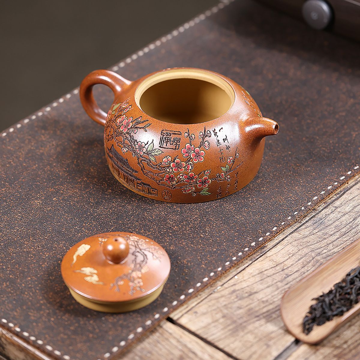 Linchun Banyue Yixing Teapot — Fire-Glazed Golden Duanni, 430ml