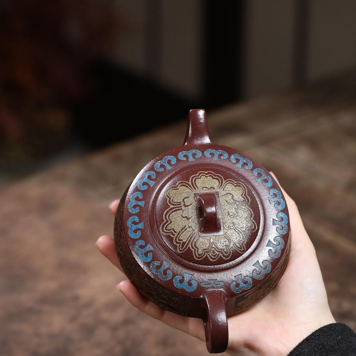 Fan Hua Color-Changing Yixing Zisha Teapot – Iron Red Clay (290ml)