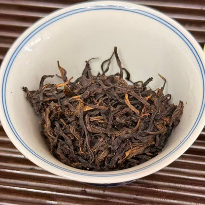 Song Zhong Dan Cong Oolong Tea – Portable Gift Box (8.5g × 6 Sachets)