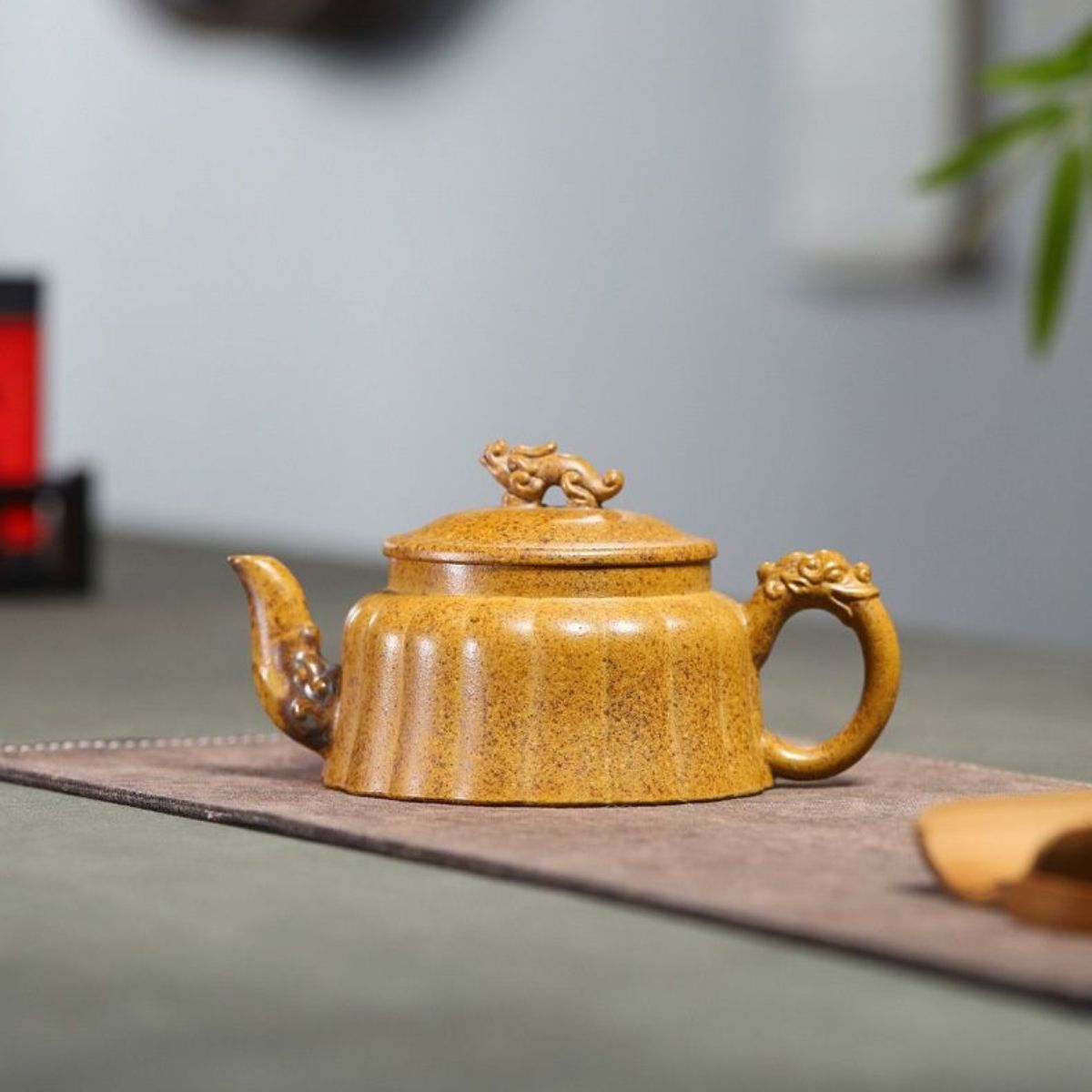 Long Rui Yixing Teapot | Raw Longgu Jinsha High-Fire Zisha Clay | Dragon-Inspired 300ml