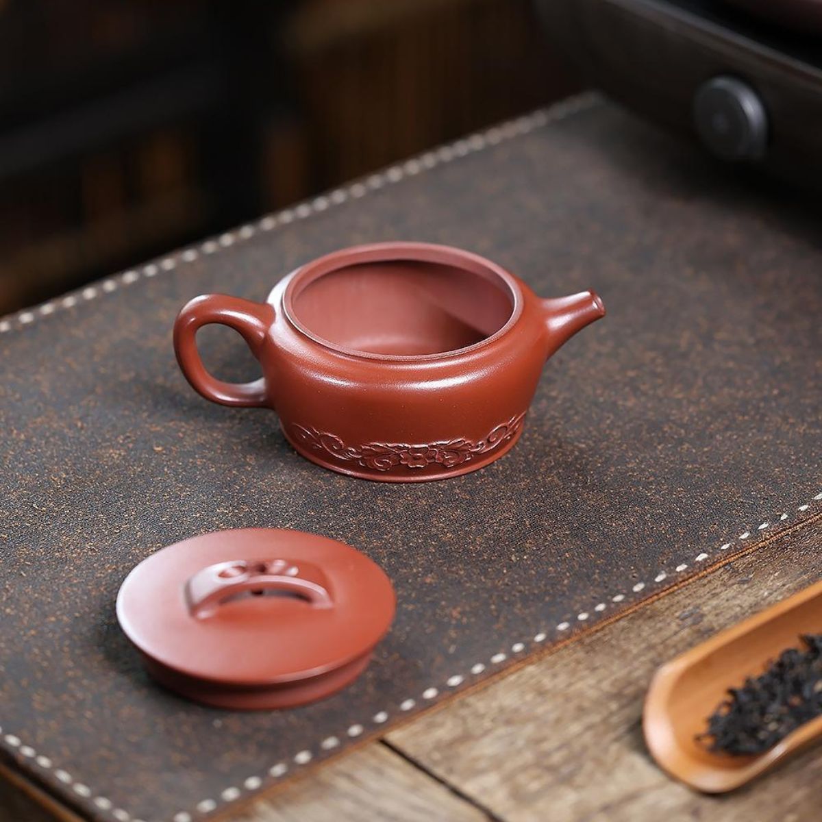 Fan Hua Han Wa Yixing Teapot | Raw Long Xue Sha Dragon Blood Clay | Handcrafted 140ml