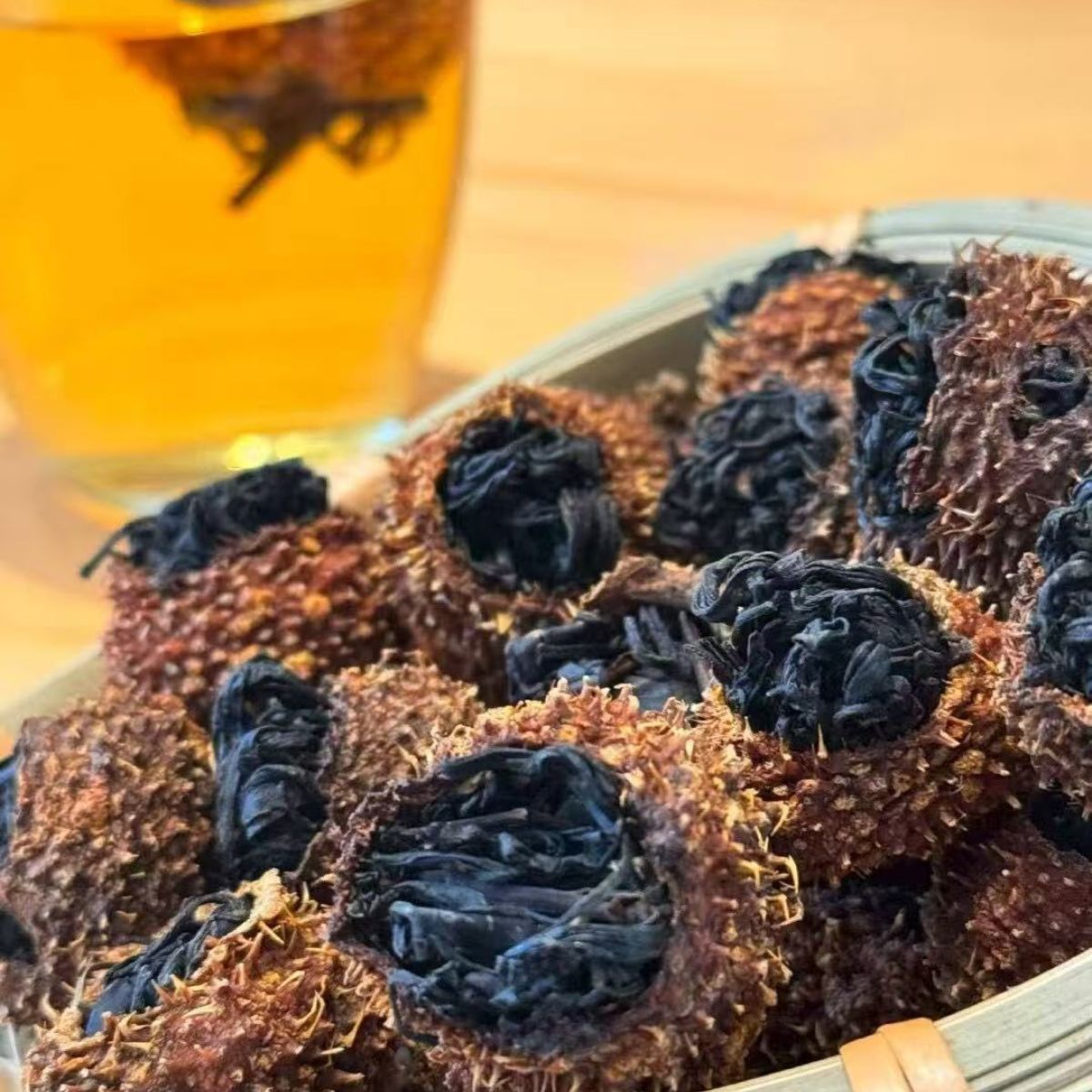 Rosehip Black Tea Premium 2025 - Yunnan Ancient Tree with Wild Rosehip Fruit