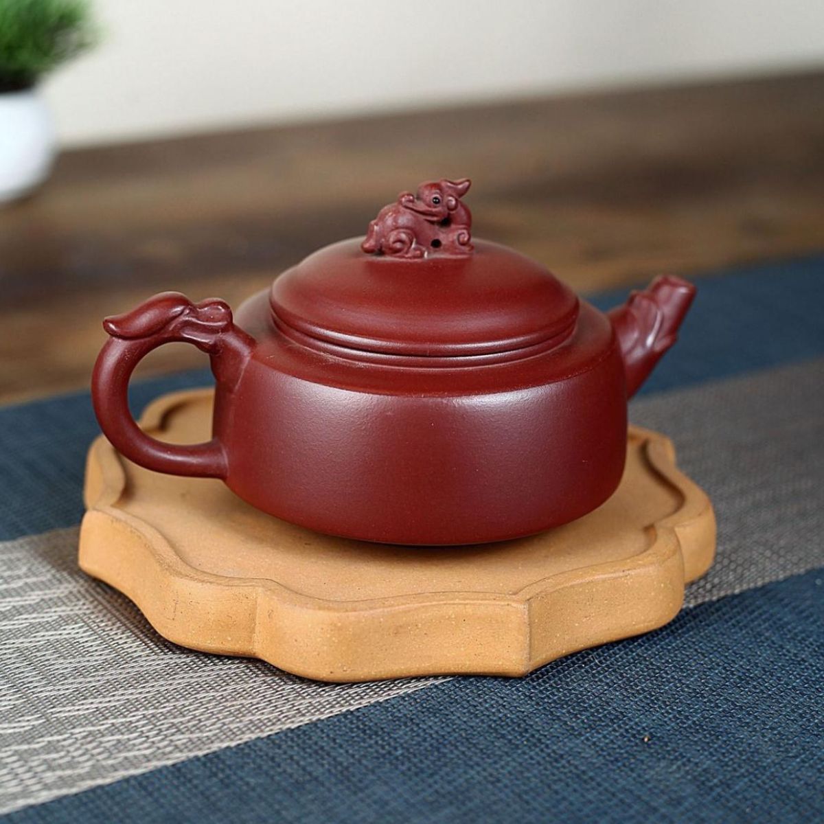 Long Yun Hu Yixing Teapot | Authentic Raw Zi Ni Purple Clay | Handcrafted 270ml