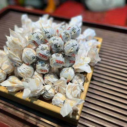 Fenghuangwo Dragon Pearl Sheng Puerh Tea - 8g per Pearl