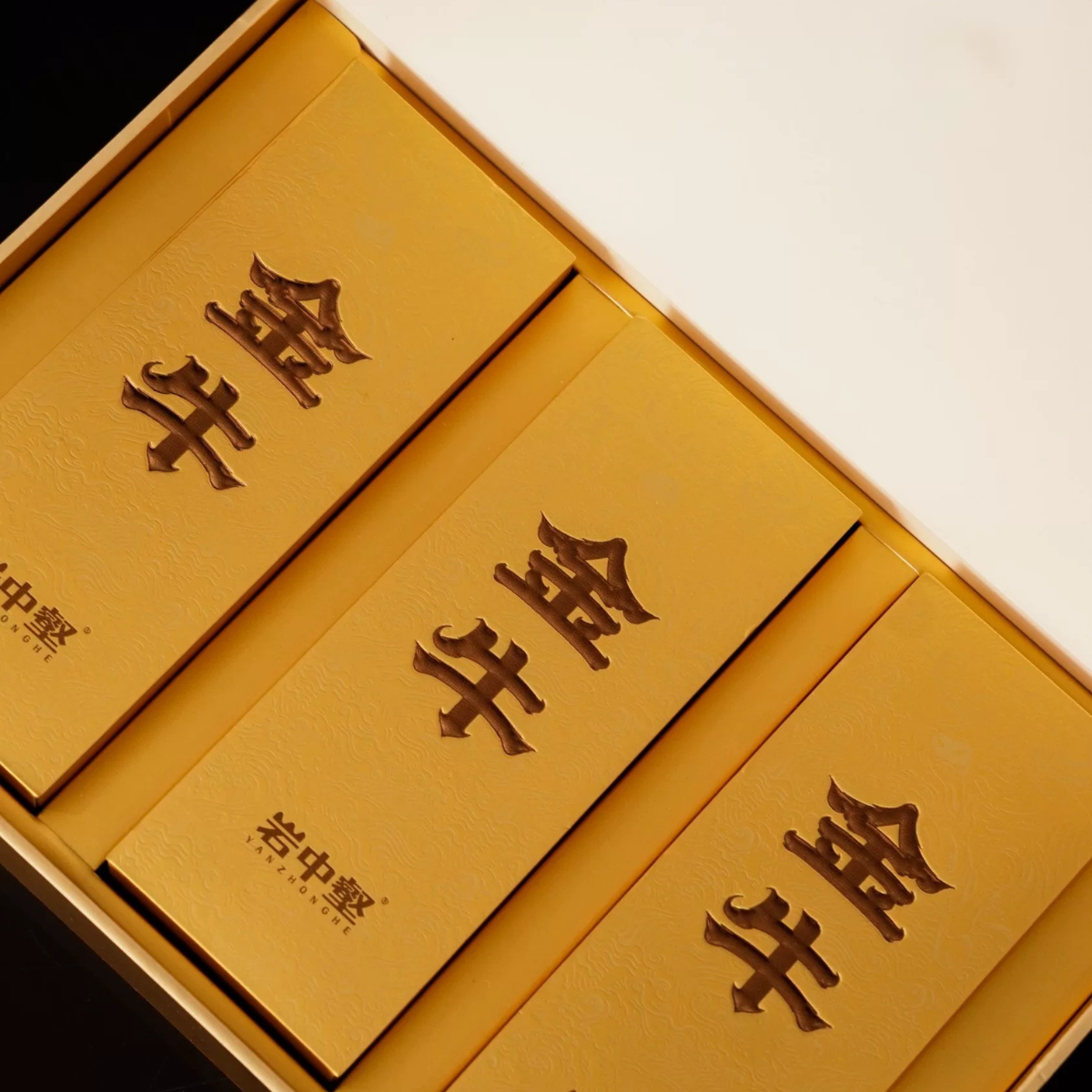 Yanzhonghe · Jin Niu — Zhengyan Rougui Oolong Gift Box, 54g